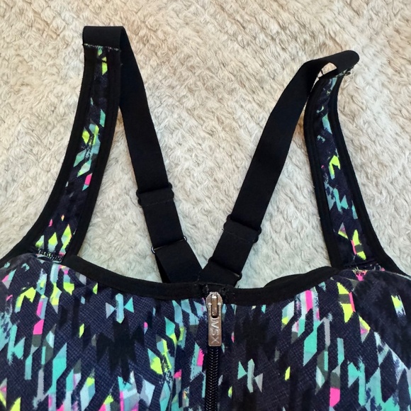 Victoria’s Secret VSX Knockout front closure sports bra Multicolor print 34C - Picture 5 of 14